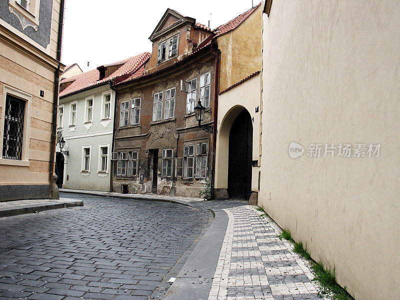 布拉格:Mala Strana大街上的小街